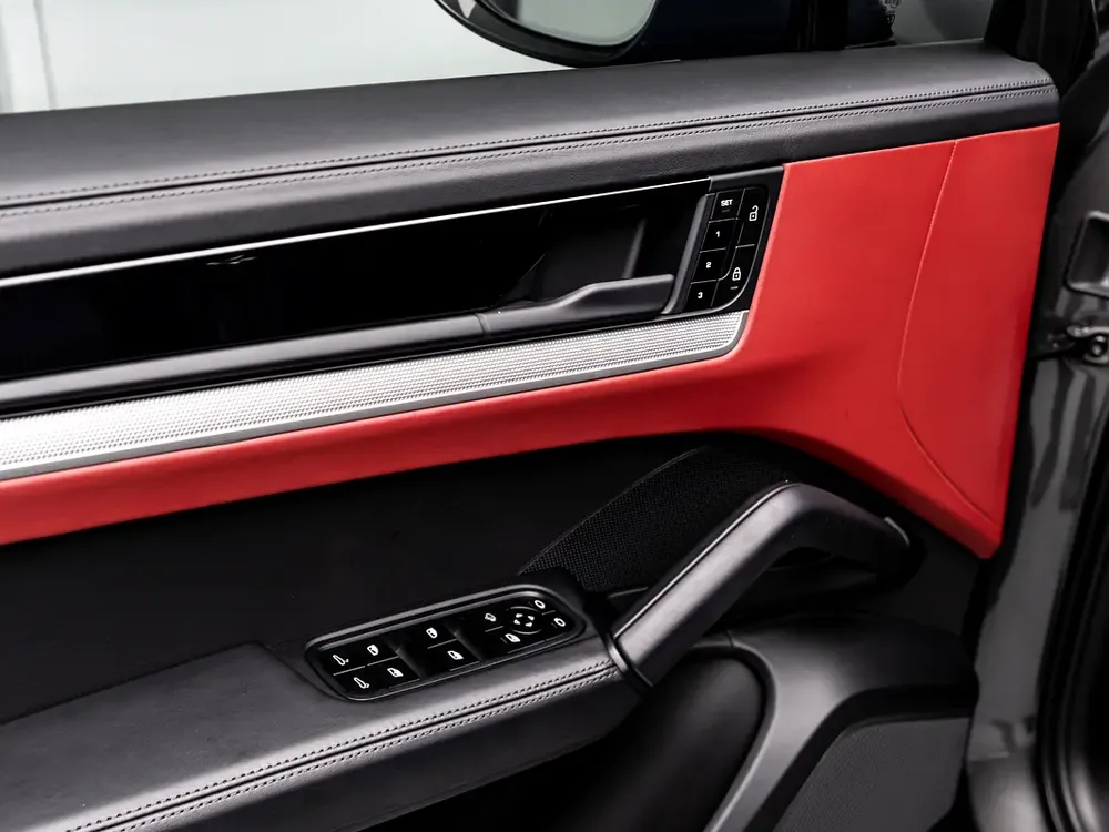 SUMMER STARTS NOW | EXCLUSIVE DEAL BY BLACKLINE, 2027 Porsche Warranty, Low KMs, GCC - Image 8