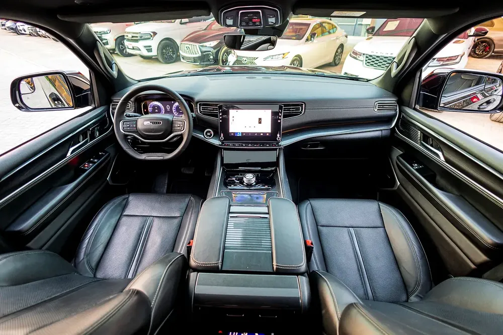 Jeep Wagoneer Series II 2022 GCC | Warranty | Flexible D.P. - Image 12