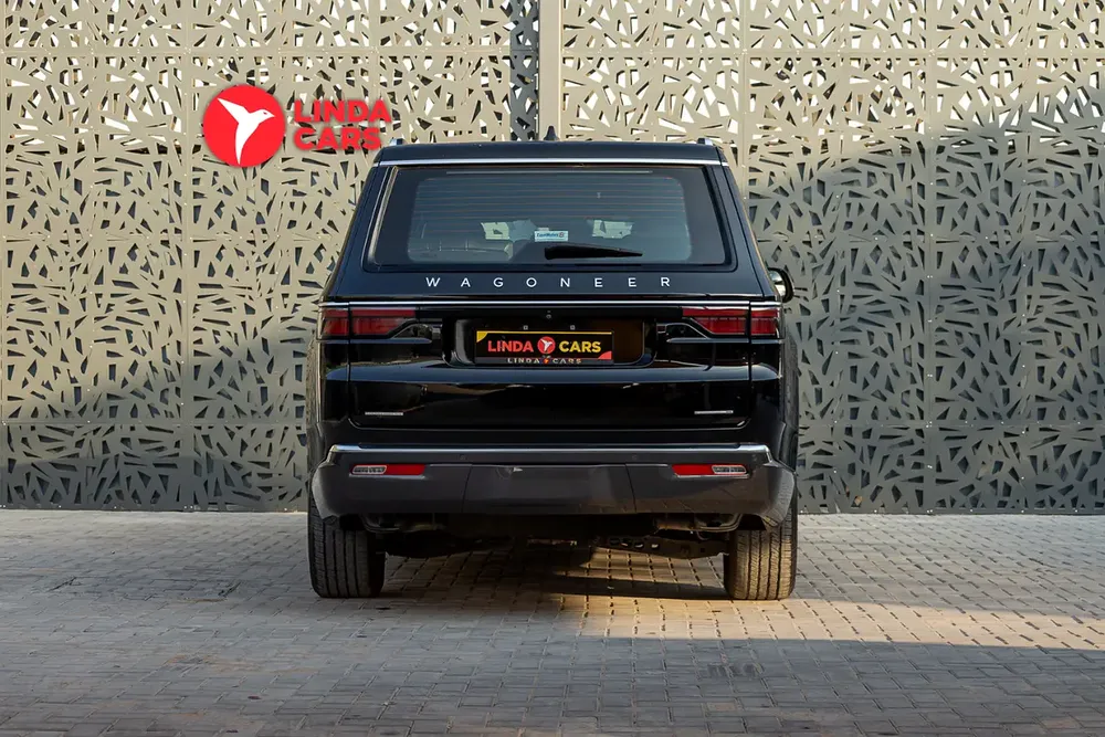 Jeep Wagoneer Series II 2022 GCC | Warranty | Flexible D.P. - Image 5