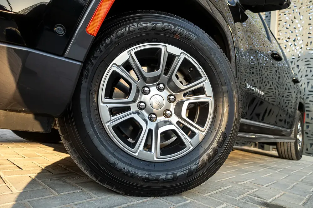 Jeep Wagoneer Series II 2022 GCC | Warranty | Flexible D.P. - Image 9