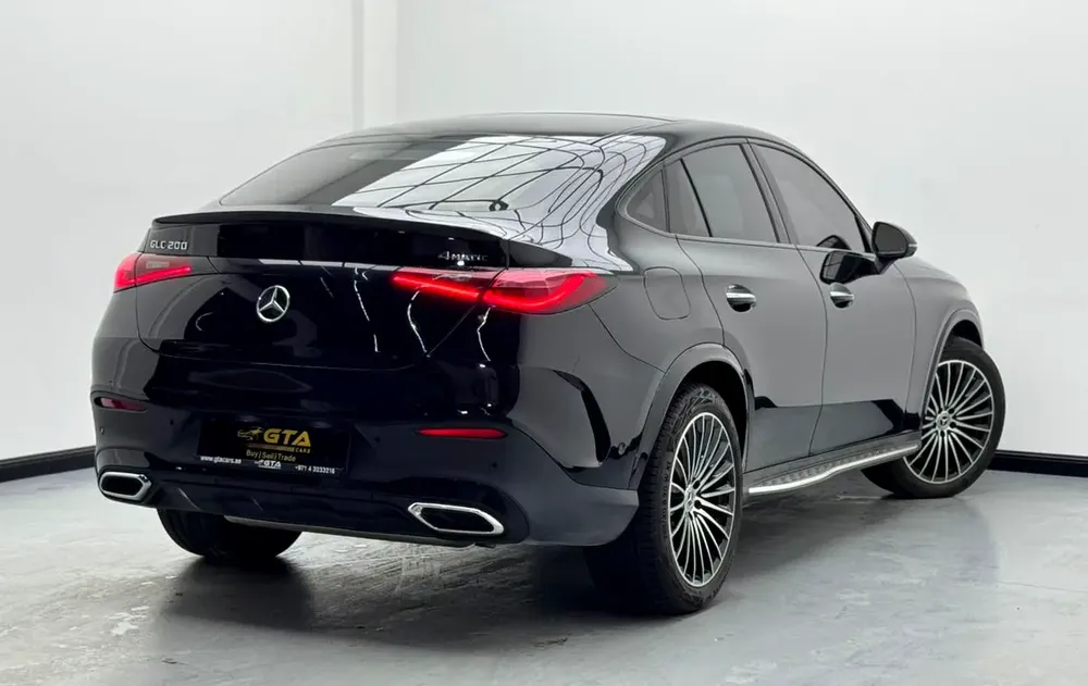2025 Mercedes-Benz GLC200 AMG 4MATIC Coupe, 2030 Mercedes Warranty and Service Pack, GCC - Image 6
