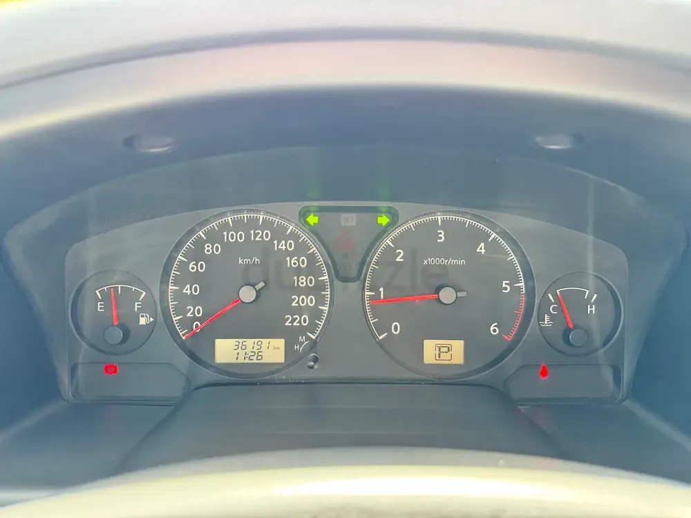 Nissan Patrol Safari Super Safari 2023 GCC Specs. Read description please - Image 9