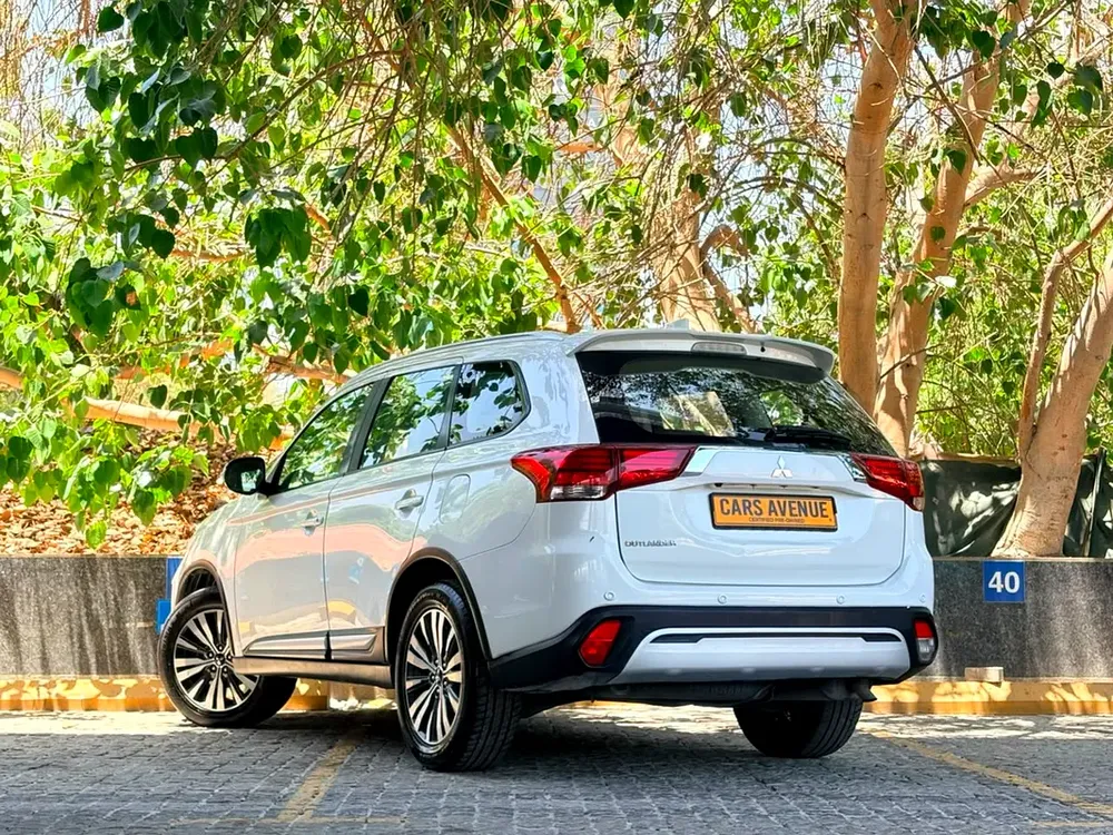 GCC Specs | 4WD | 7-Seater | AED 615 monthly ONLY - Image 10