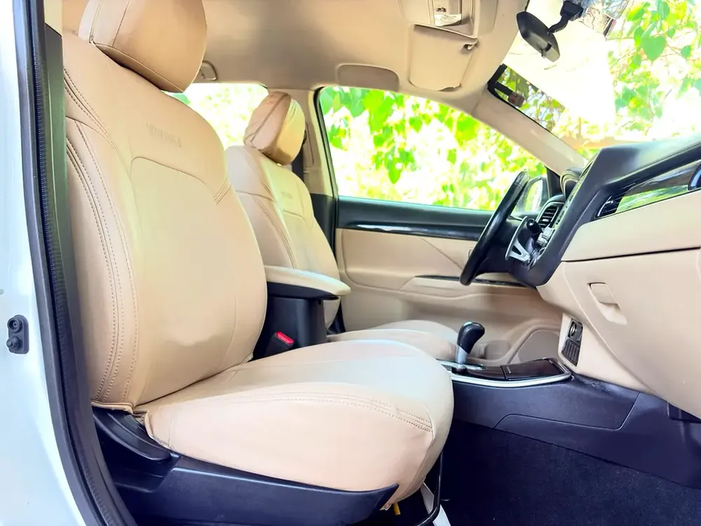 GCC Specs | 4WD | 7-Seater | AED 615 monthly ONLY - Image 6