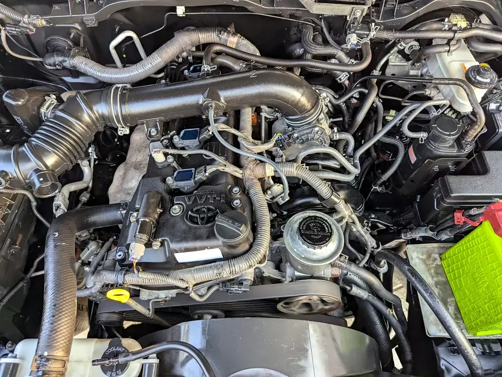 TOYOTA FORTUNER 2017 FACELIFTED 2025 GCC V4 2.7L 4X4 IN PERFECT CONDITION - Image 10