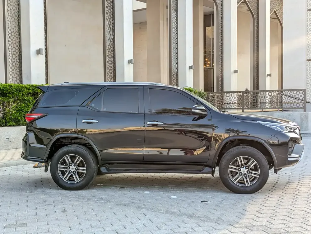 TOYOTA FORTUNER 2017 FACELIFTED 2025 GCC V4 2.7L 4X4 IN PERFECT CONDITION - Image 16