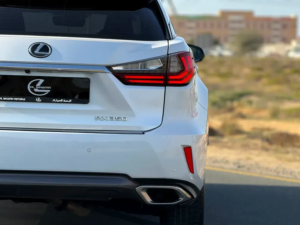 AED 5364/Month | LEXUS RX350 | Warranty | GCC Specs - Image 5