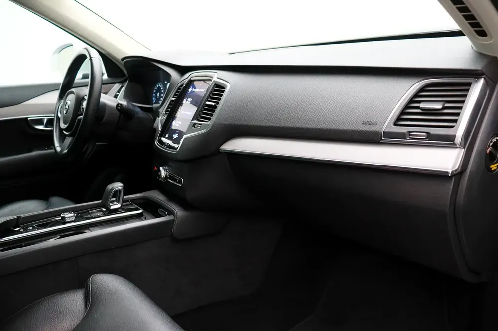 VOLVO XC90 2.0 L B5 Momentum AWD (2648903) - Image 13
