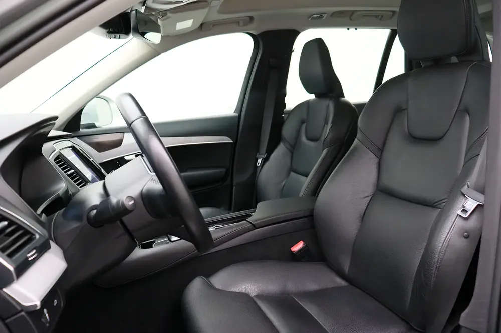 VOLVO XC90 2.0 L B5 Momentum AWD (2648903) - Image 14