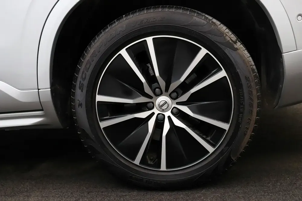 VOLVO XC90 2.0 L B5 Momentum AWD (2648903) - Image 7