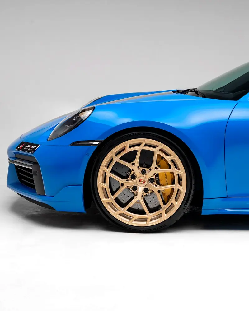 Porsche 911 Turbo S - Image 17