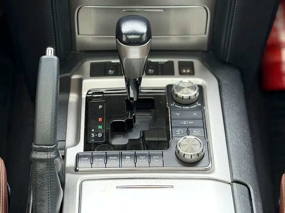Toyota Land Cruiser VXR Black Edition 2018 GCC Specs - Image 14