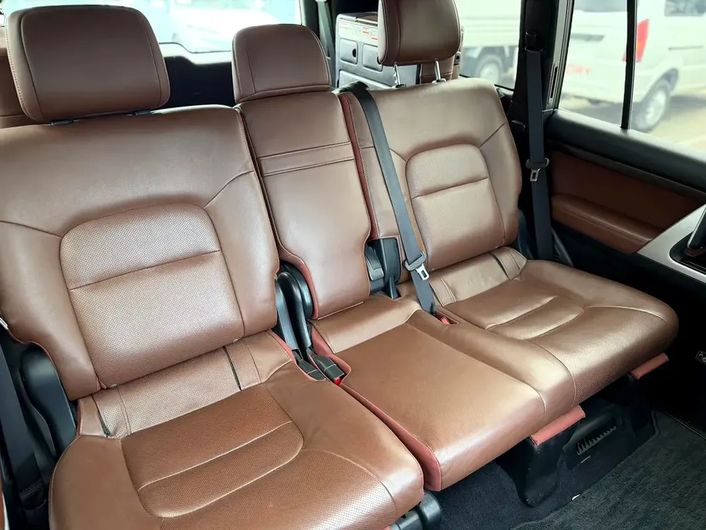 Toyota Land Cruiser VXR Black Edition 2018 GCC Specs - Image 19