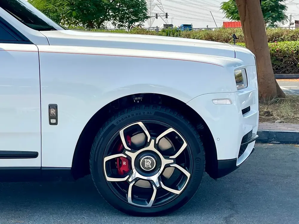 2021 Rolls Royce Cullinan European Specifications
Black Badge — Where Bold Meets Bespoke. - Image 8