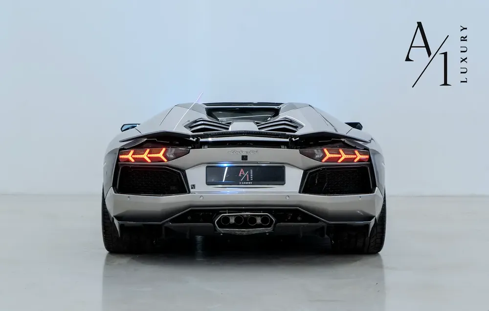 2015 Lamborghini Aventador Roadster, Excellent Condition, Fully Loaded, GCC Spec - Image 4