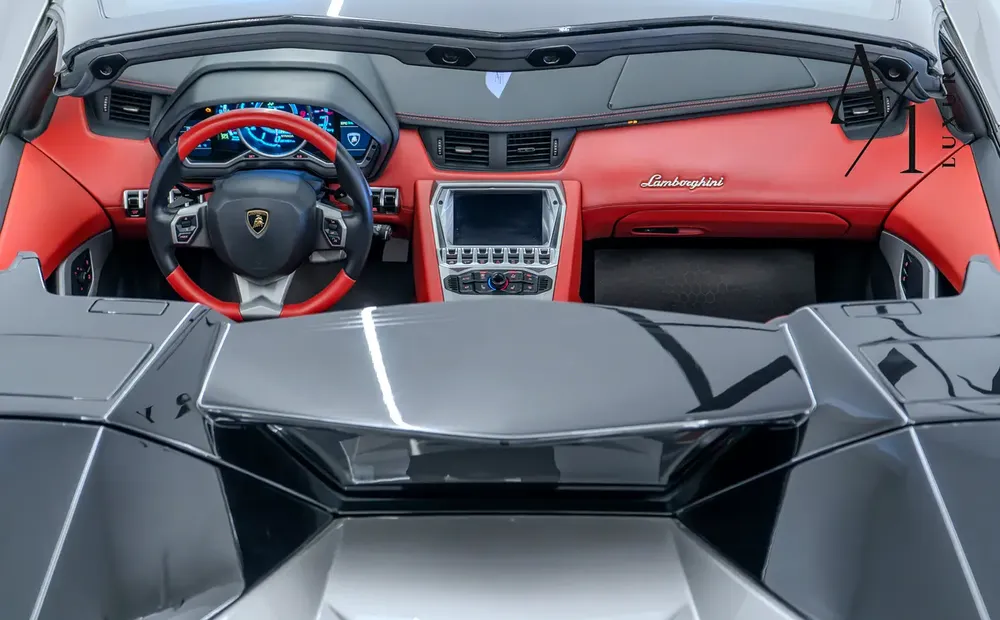 2015 Lamborghini Aventador Roadster, Excellent Condition, Fully Loaded, GCC Spec - Image 6