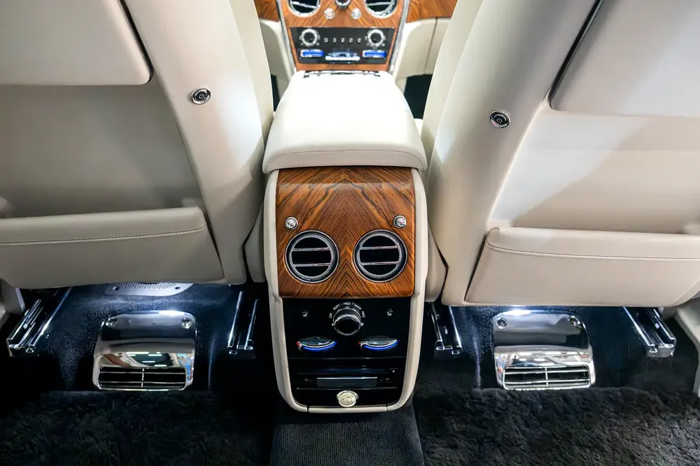 2020 | MANSORY KIT | ROLLS-ROYCE CULLINAN | LOW MILEAGE | PERFECT CONDITION | EUROPEAN SPECS - Image 15