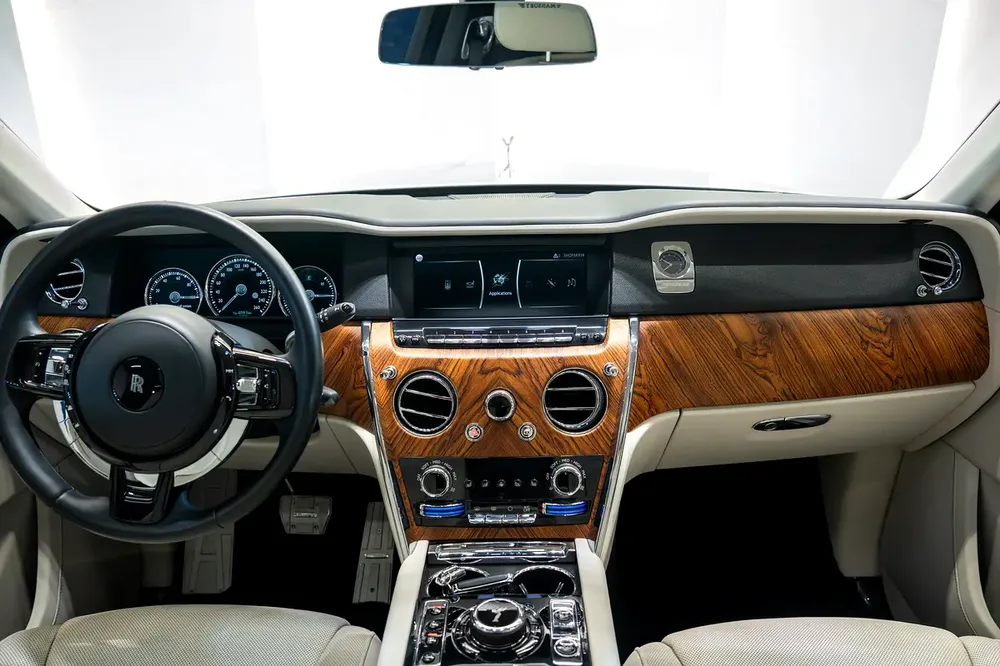 2020 | MANSORY KIT | ROLLS-ROYCE CULLINAN | LOW MILEAGE | PERFECT CONDITION | EUROPEAN SPECS - Image 16