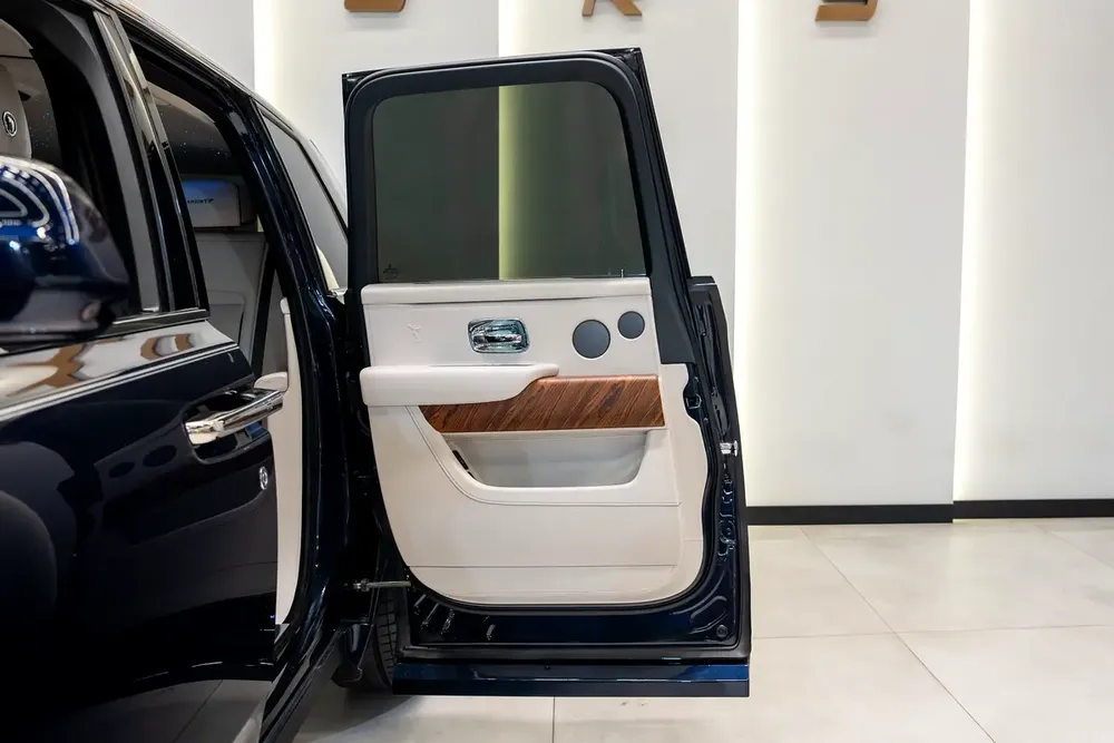 2020 | MANSORY KIT | ROLLS-ROYCE CULLINAN | LOW MILEAGE | PERFECT CONDITION | EUROPEAN SPECS - Image 8