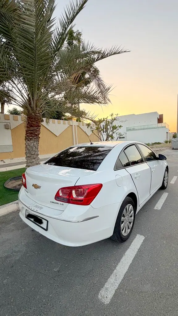 Chevrolet Cruze LS, GCC Specs, Well maintained, Excellent condition, Lady driven - Image 5