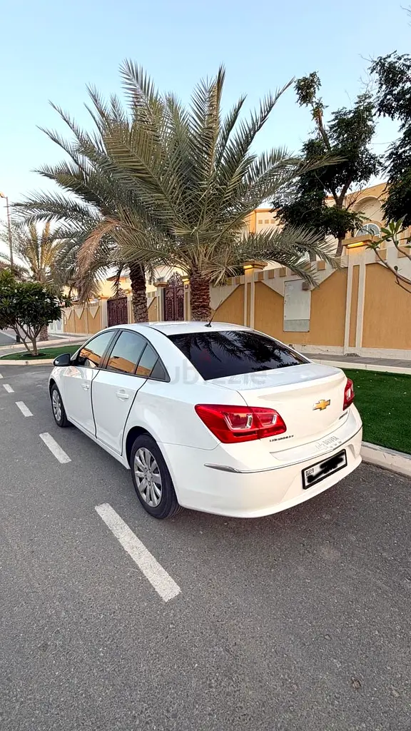 Chevrolet Cruze LS, GCC Specs, Well maintained, Excellent condition, Lady driven - Image 7
