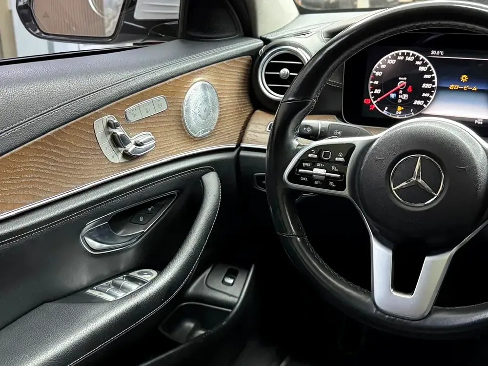 Mercedes-Benz E-Class E 300 4matic 2020 - Korean Specs - Excellent Condition - Image 11