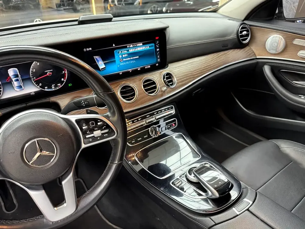 Mercedes-Benz E-Class E 300 4matic 2020 - Korean Specs - Excellent Condition - Image 7