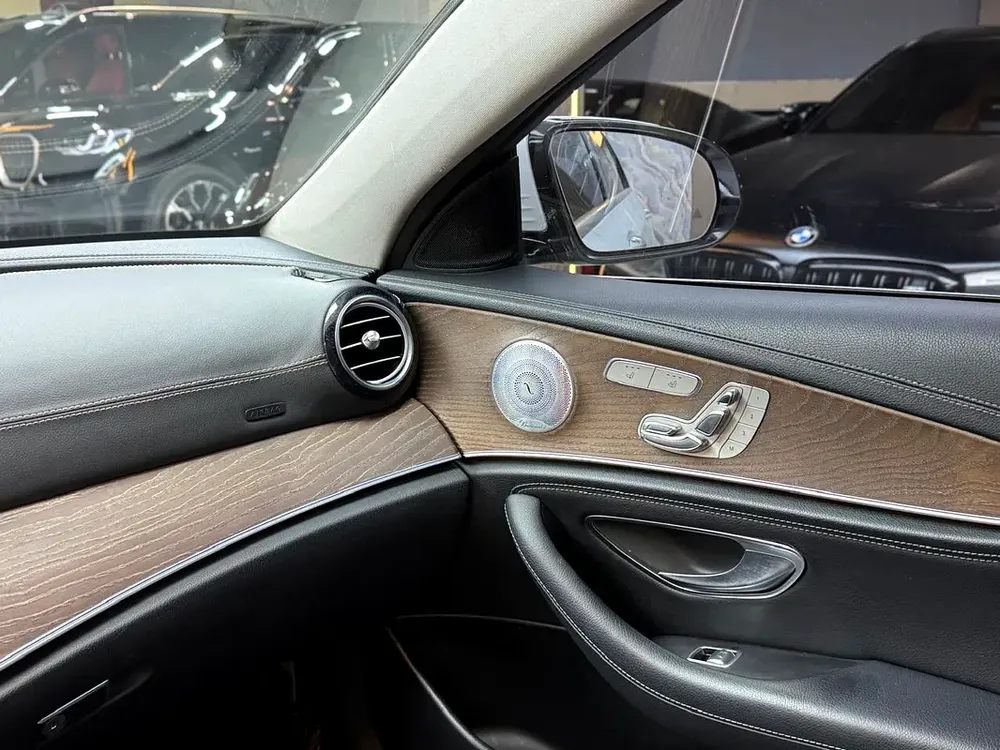 Mercedes-Benz E-Class E 300 4matic 2020 - Korean Specs - Excellent Condition - Image 9