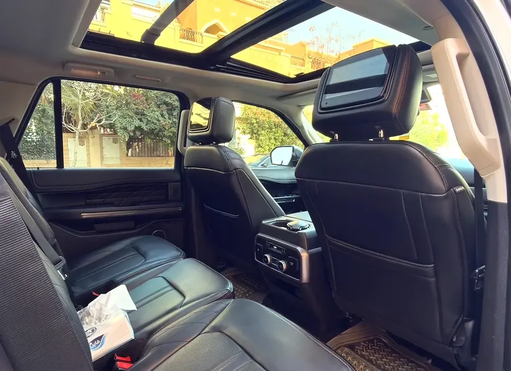 Ford Expedition Platinum 2019 - GCC Specs - Excellent Condition - Image 10
