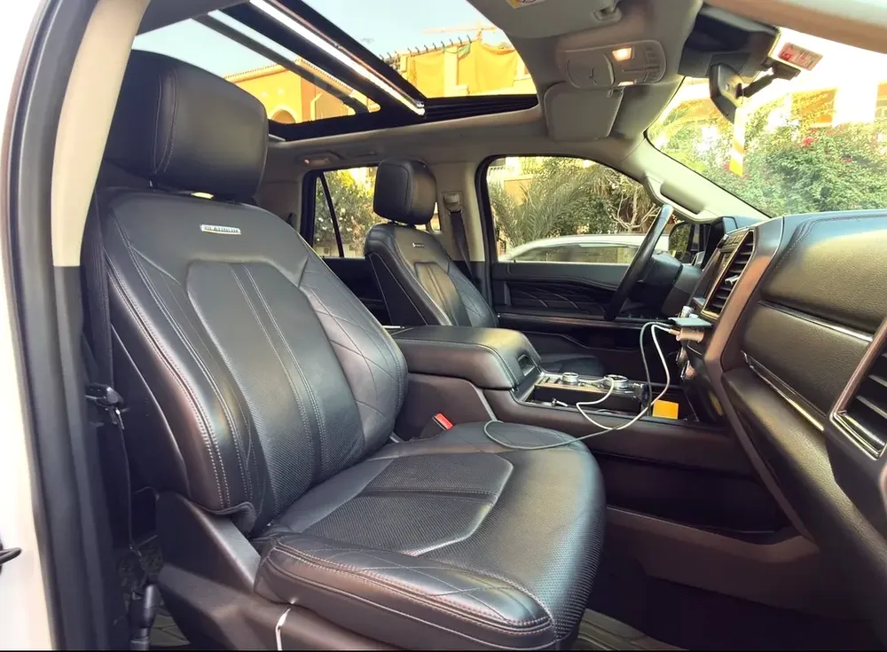 Ford Expedition Platinum 2019 - GCC Specs - Excellent Condition - Image 11
