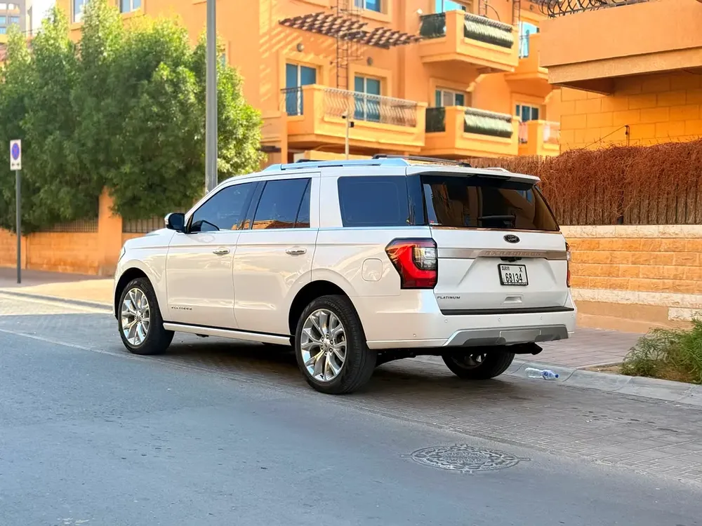 Ford Expedition Platinum 2019 - GCC Specs - Excellent Condition - Image 4