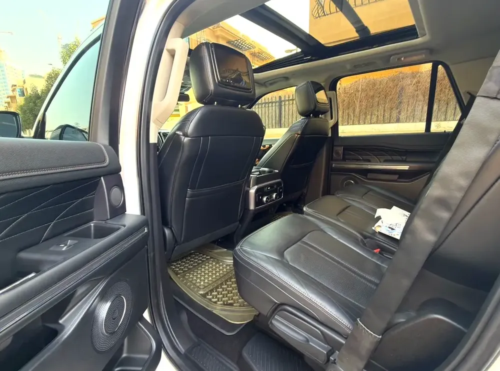 Ford Expedition Platinum 2019 - GCC Specs - Excellent Condition - Image 9