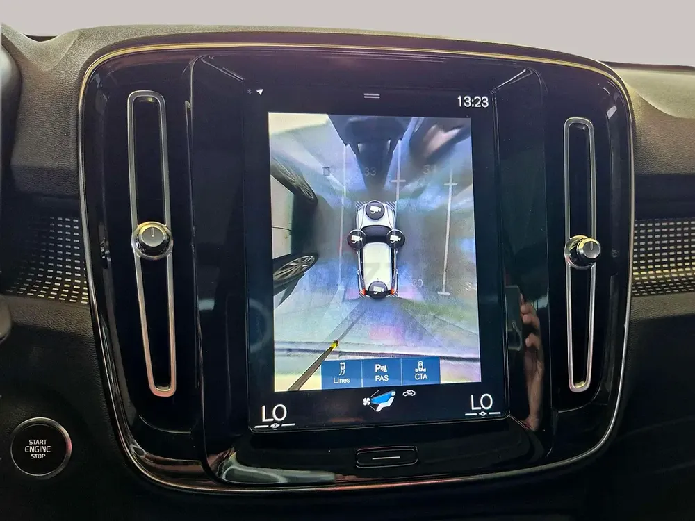 AED 699/month | 2019 Volvo XC40  | GCC Specs | Ref#462695 - Image 14