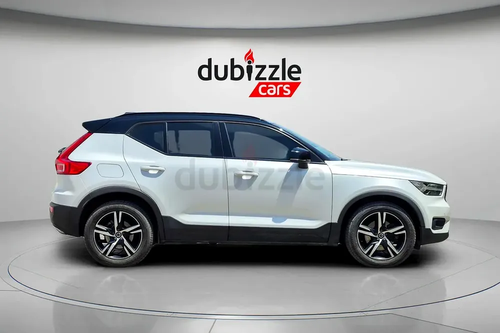 AED 699/month | 2019 Volvo XC40  | GCC Specs | Ref#462695 - Image 4