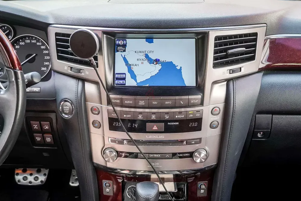AED 8224/month | 2015 Lexus LX-Series LX 570 Platinum | GCC Specs | Ref#371904 - Image 14