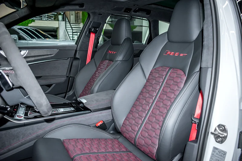 2025 AUDI RS 6 GT AVANT LIMITED EDITION (WARRANTY  CONTRACT SERVICE) - Image 14