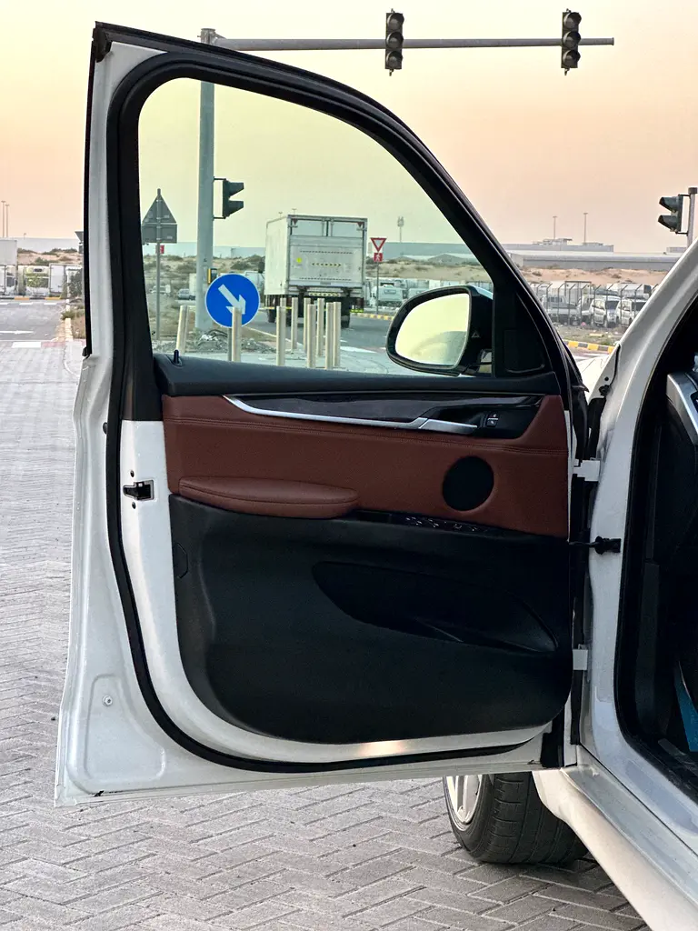 BMWX5 MODEL 2017 GCC CAR PERFECT CONDITION INSIDE AND OUTSIDE FULL OPTION PANORAMIC ROOF - Image 15
