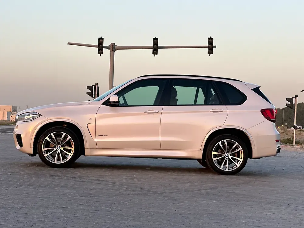 BMWX5 MODEL 2017 GCC CAR PERFECT CONDITION INSIDE AND OUTSIDE FULL OPTION PANORAMIC ROOF - Image 16
