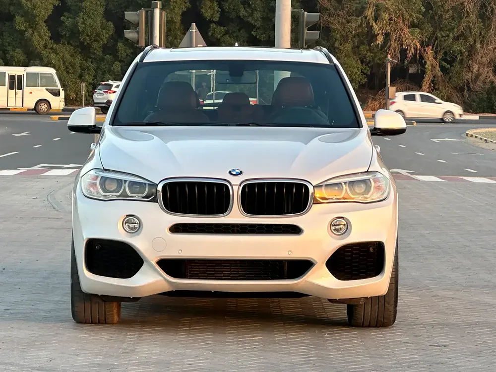 BMWX5 MODEL 2017 GCC CAR PERFECT CONDITION INSIDE AND OUTSIDE FULL OPTION PANORAMIC ROOF - Image 17