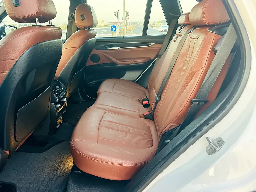 BMWX5 MODEL 2017 GCC CAR PERFECT CONDITION INSIDE AND OUTSIDE FULL OPTION PANORAMIC ROOF - Image 6