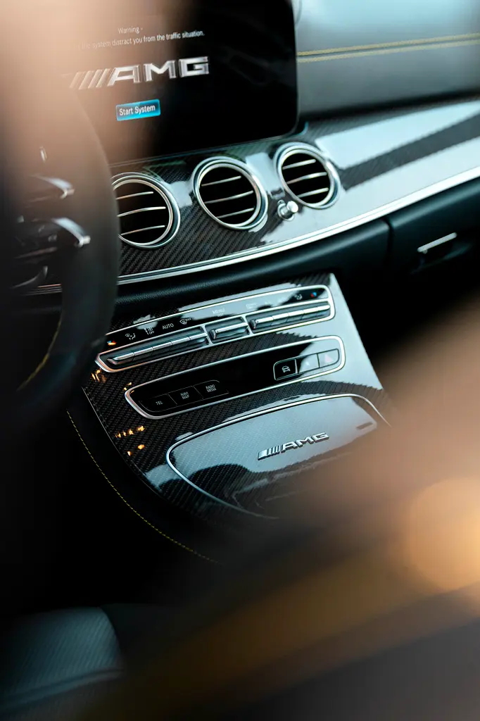 Mercedes E 63s AMG 2021 Carbon Fibre Package Japanese Specs - Image 12