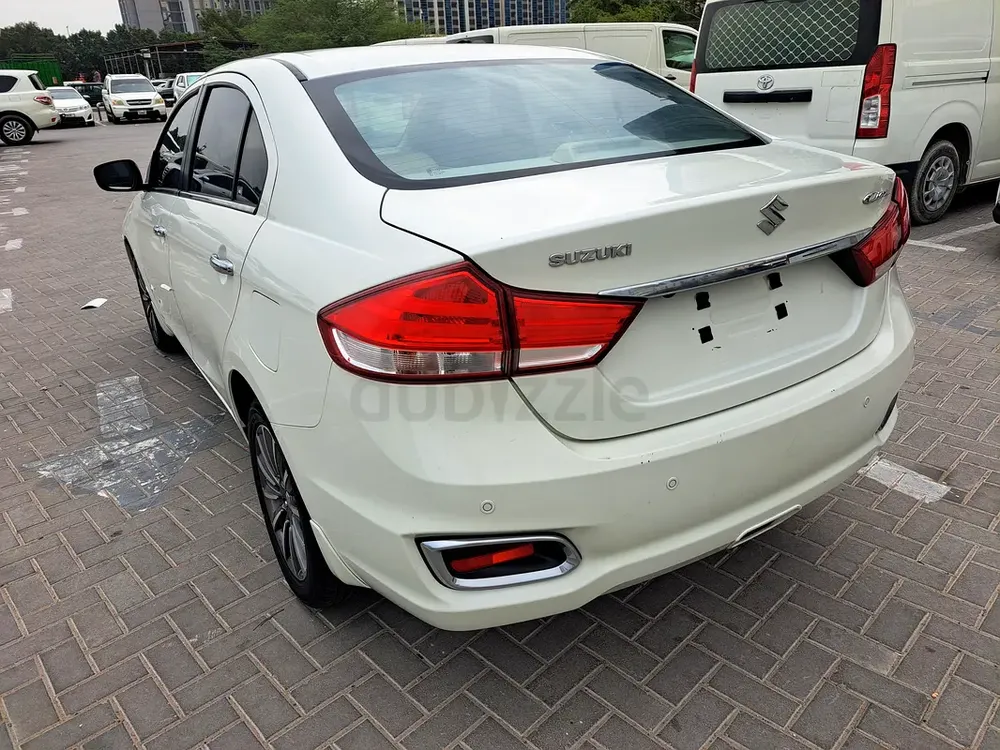 Suzuki Ciaz  model 2023 full option GCC Good condition accident fre signal owner uase for sale - Image 6