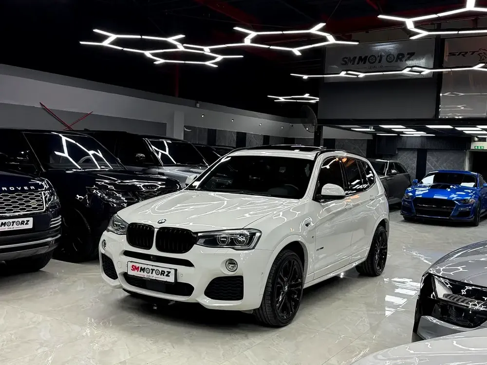 Black Pack | M Sports | BMW X3 xDrive28i  | GCC Specs - Image 4