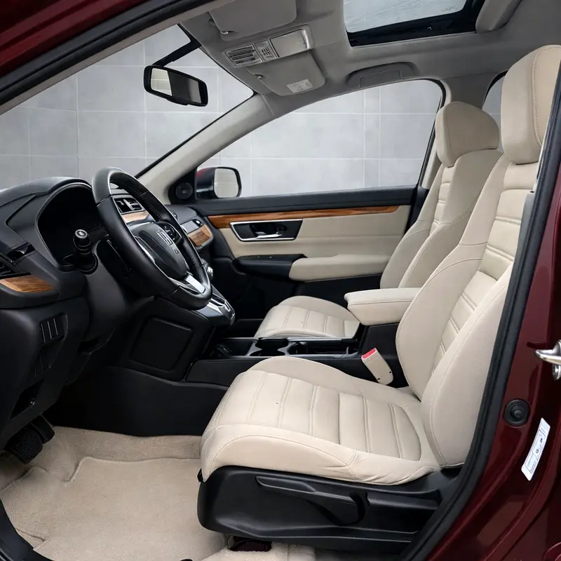Honda CR-V AWD |  GCC Specs | Full Option | Low kms | - Image 6