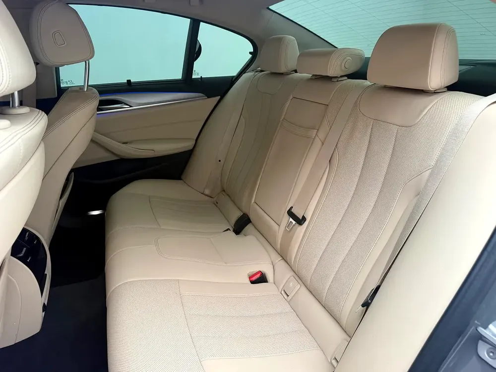 2021 BMW 520i | GCC Specs | Well Maintained | Premium Interior - Image 11