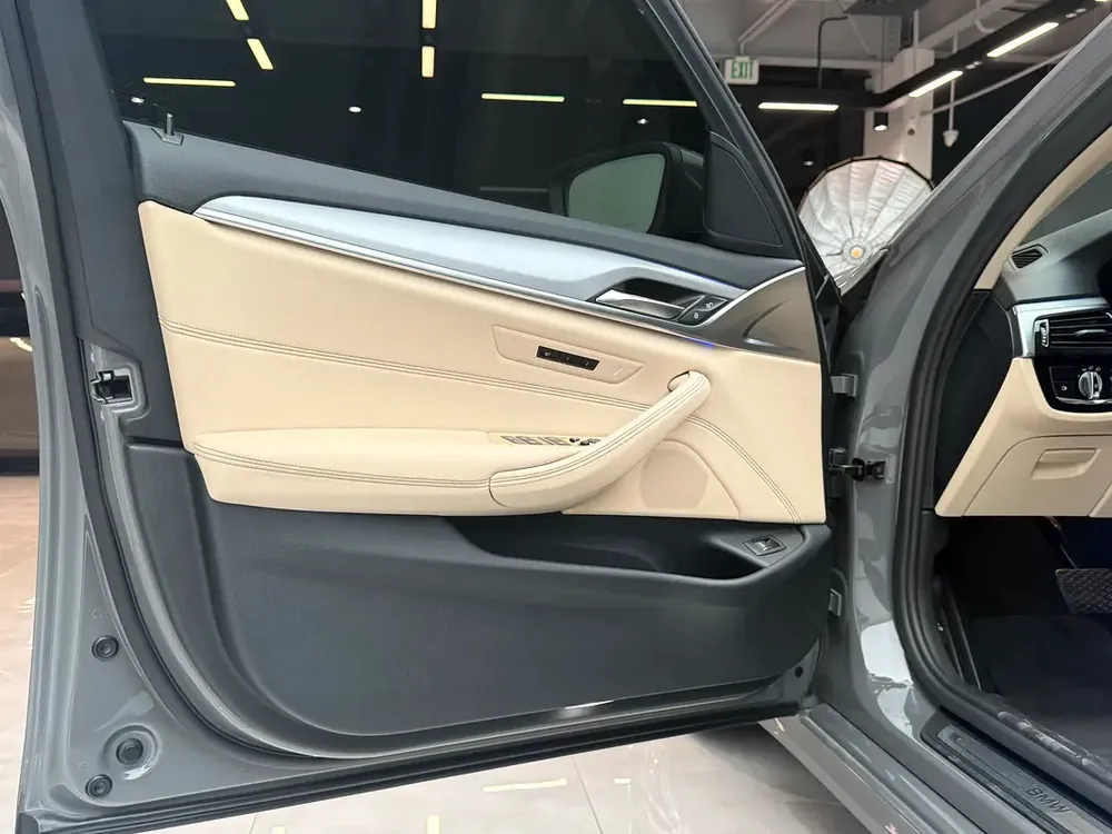 2021 BMW 520i | GCC Specs | Well Maintained | Premium Interior - Image 12