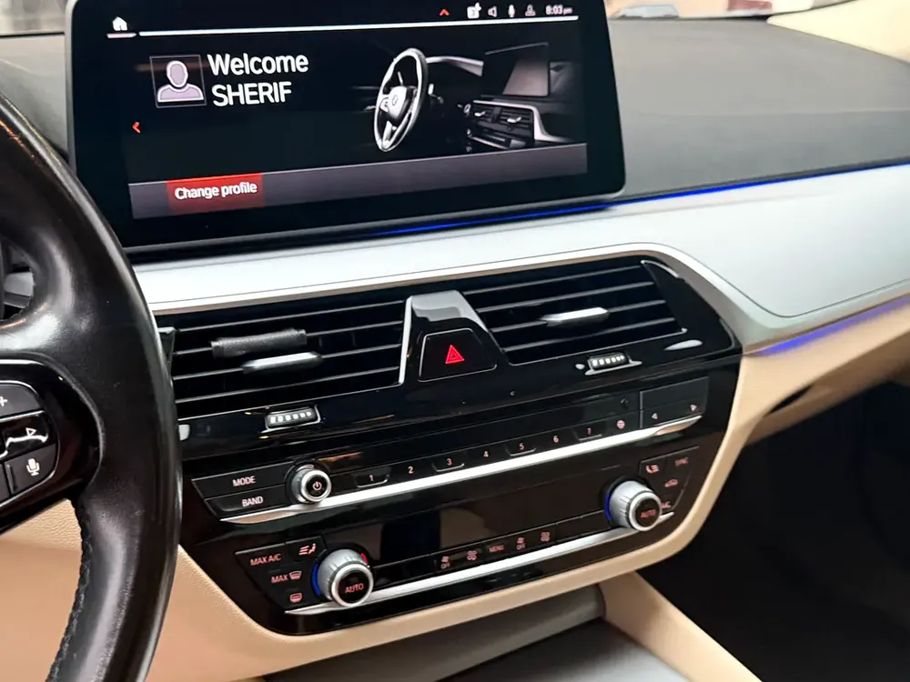 2021 BMW 520i | GCC Specs | Well Maintained | Premium Interior - Image 14