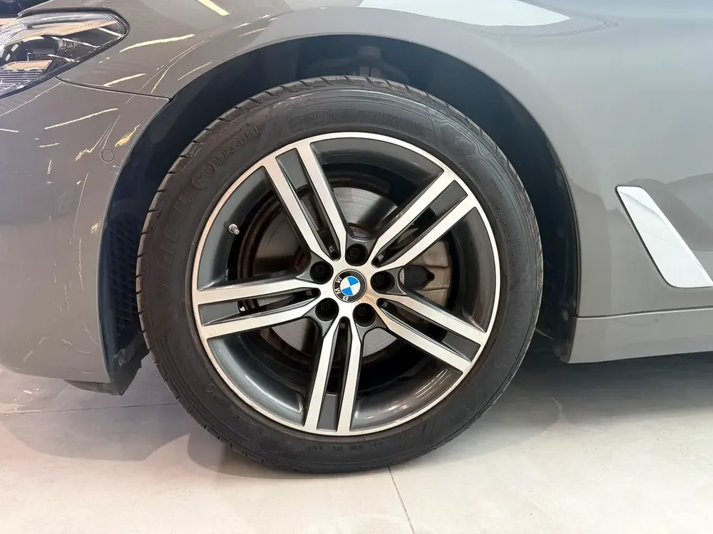 2021 BMW 520i | GCC Specs | Well Maintained | Premium Interior - Image 8