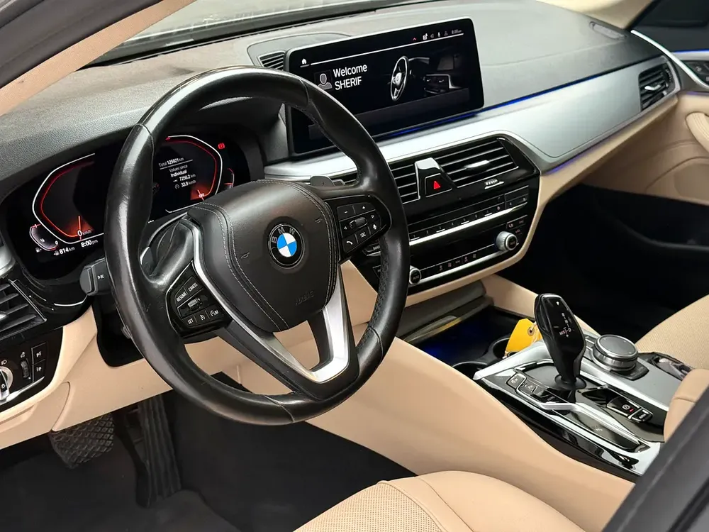2021 BMW 520i | GCC Specs | Well Maintained | Premium Interior - Image 9