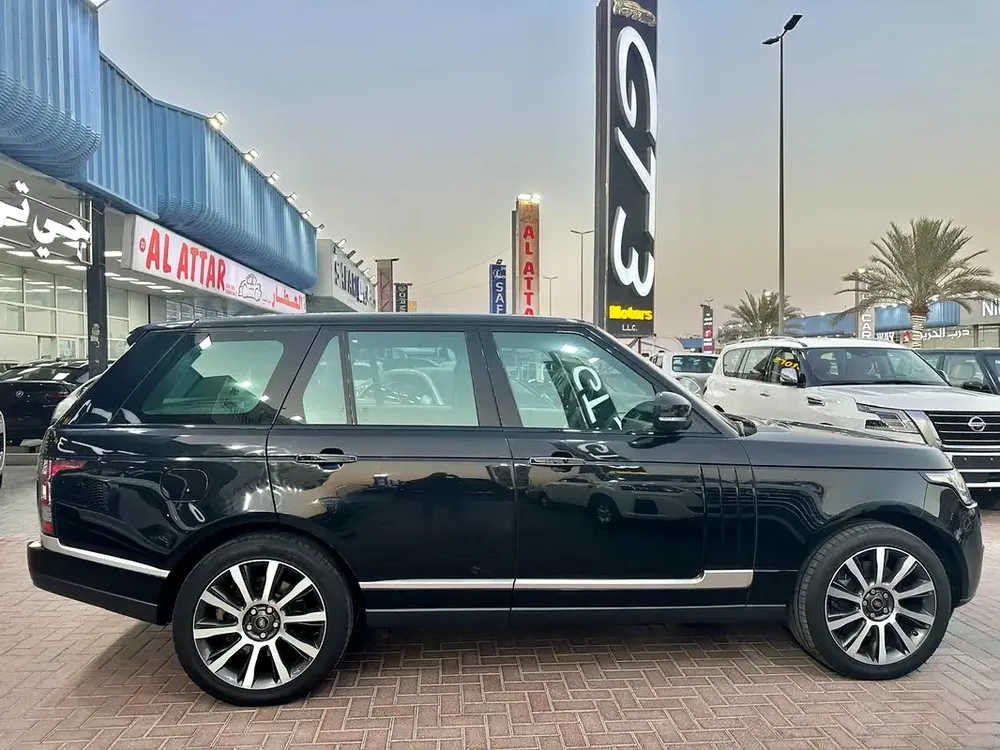 2016 Land Rover Range Rover Vogue SE Supercharged - GCC Specs - Image 5